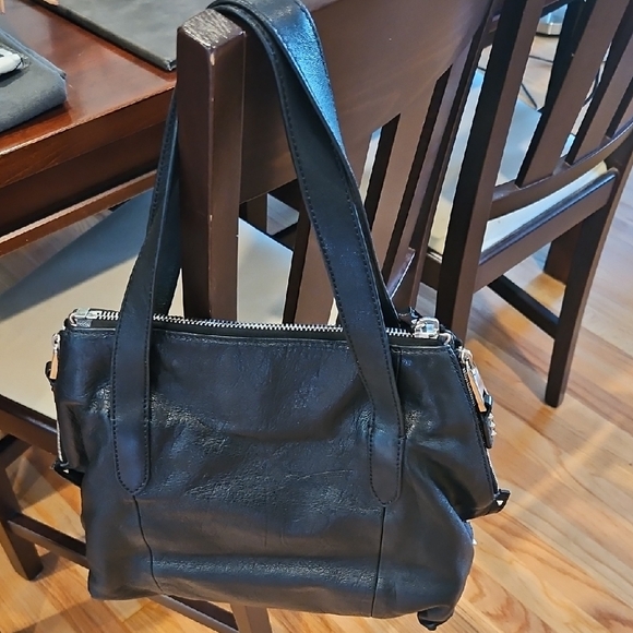 Marc Jacobs Elegant Black Shoulder Bag - Picture 2 of 10